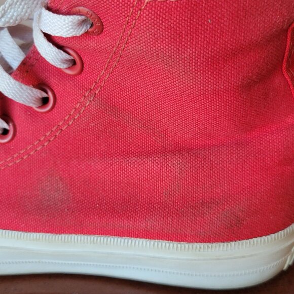 Chuck Taylor Red High Top Converse - Picture 7 of 12